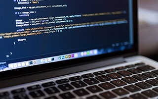 星盘查询Adobe股价下跌 投资者对其AI应用回报持怀疑态度
